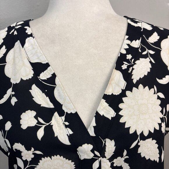 Ann Taylor Mix Media Pleat Front Top Blouse V Neck Size XS - Picture 5 of 10